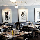 Liv's Oyster Bar Restaurant