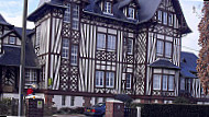 La Villa Des Houx