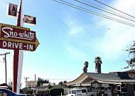 sno-white drive-in