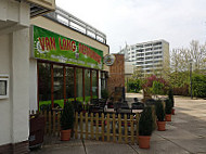 Van Lang Restaurant 