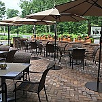 Vine Restaurant & Lounge