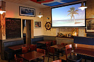 Le Newport Cafe