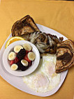 Eggs-traordinary
