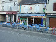 Café De La Place