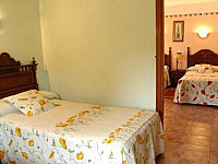 Hostal J J