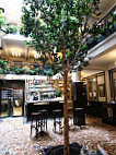 Le Café Du Commerce