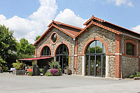 Le Hangar
