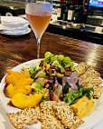 J&J Raw Bar & Grill