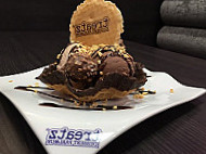 Treatz Dessert Parlour Woking