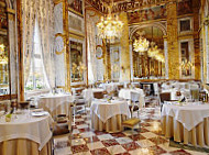 Les Ambassadeurs