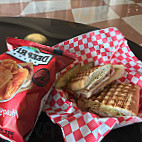 Red's Deli