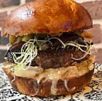 Pixies Bar & Burgers