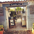 La Petite Cour