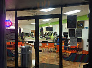 Yummi's Frozen Yogurt Cafe