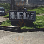 Broderick Restaurant And Bar