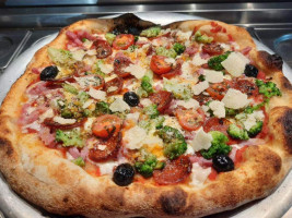 La Pizza Du Plateau Chez Peppino