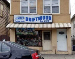 Linda's Driftwood And Grill