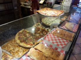 Maurizio's Pizzeria