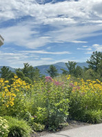 Tullamore Tavern At The White Mountain