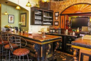 Sarah's On The Square