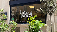 Le Singe A Paris