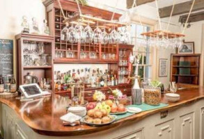 The General Lewis Inn