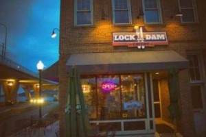 Lock And Dam Eatery