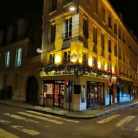 Cafe Resto Au Coin De La Rue