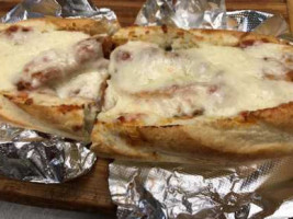 Gusto's Pizza