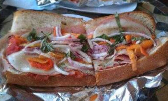 Ceniccola's Italian Deli Pizzeria
