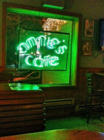 Annie's Cafe & Bar