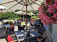 The Links Tavern