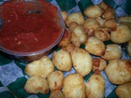 Mel's Sportspage Snickers Pizza Shop