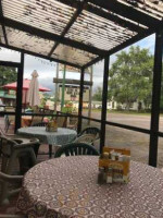 Sam Hicks Real Food Drive In