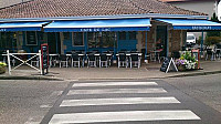 Le Cafe Du Lac