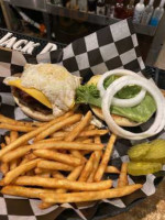Head Inn Sports Grill
