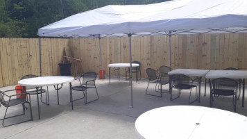 Rd's Fiddlers Green Tavern