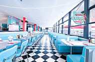 Holly's Diner