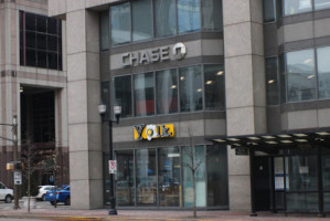 Yolk Monument Circle