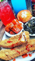 Lo-lo’s Chicken Waffles