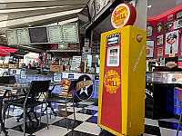 Elie’s Burger By Evy