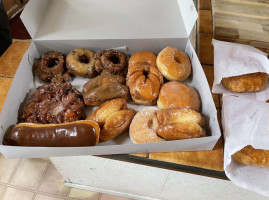 Foster's Donuts