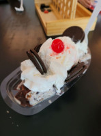 Ozzie's Ice-cream Shop