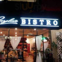 Layla's Bistro