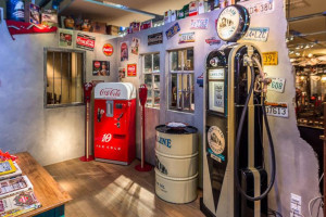 American Bar & Restaurant
