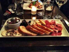 Maple Restaurant And Bar