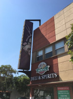Fatboy's Deli And Spirits