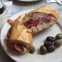 Vintner Cafe & Wine Market