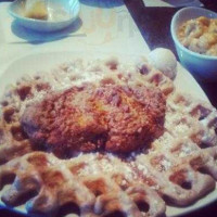 Dame's Chicken And Waffles