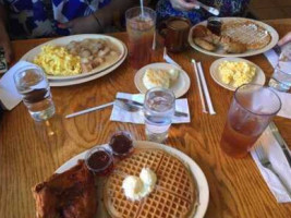 Roscoe's Chicken Waffles Pasadena